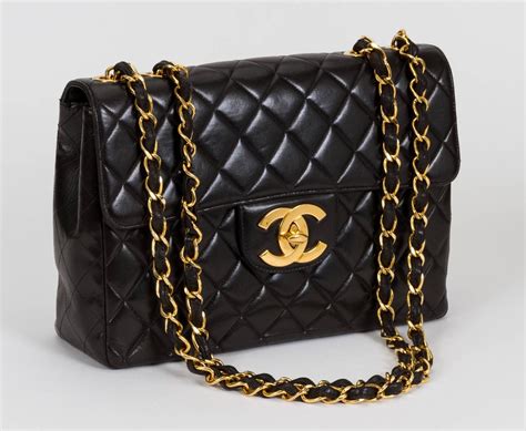 Chanel bag cc logo